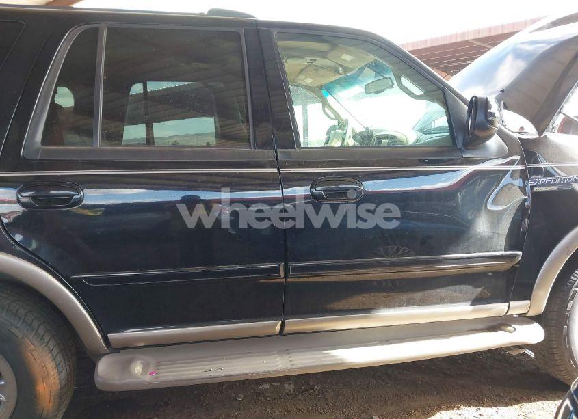 Photo 13 of 2002 Ford Expedition EDDIE BAUER (VIN 1FMPU18L82LA66218)