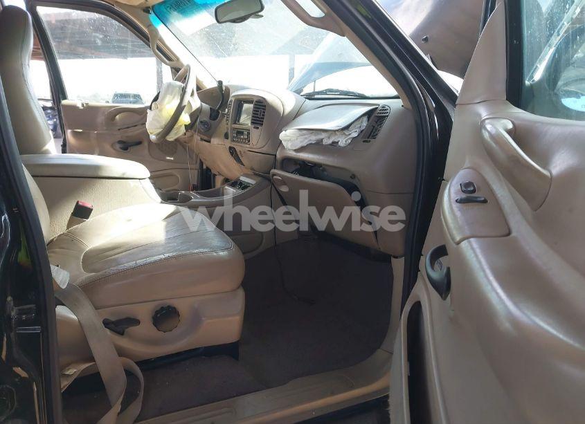 Photo 5 of 2002 Ford Expedition EDDIE BAUER (VIN 1FMPU18L82LA66218)