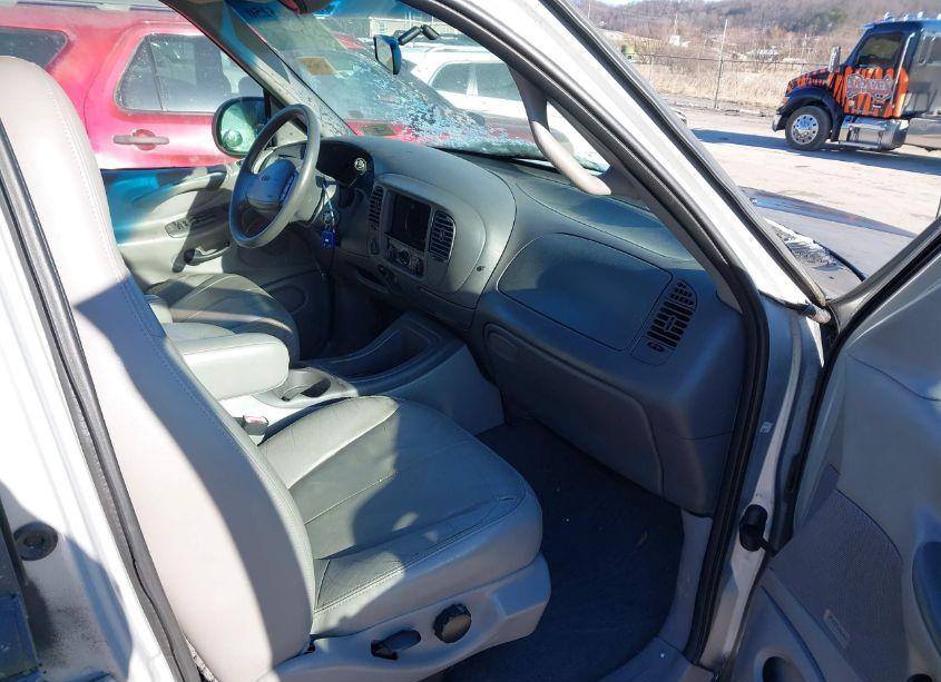 Photo 5 of 1999 Ford Expedition EDDIE BAUER/XLT (VIN 1FMPU18L9XLC35816)