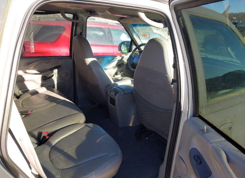 Photo 8 of 1999 Ford Expedition EDDIE BAUER/XLT (VIN 1FMPU18L9XLC35816)