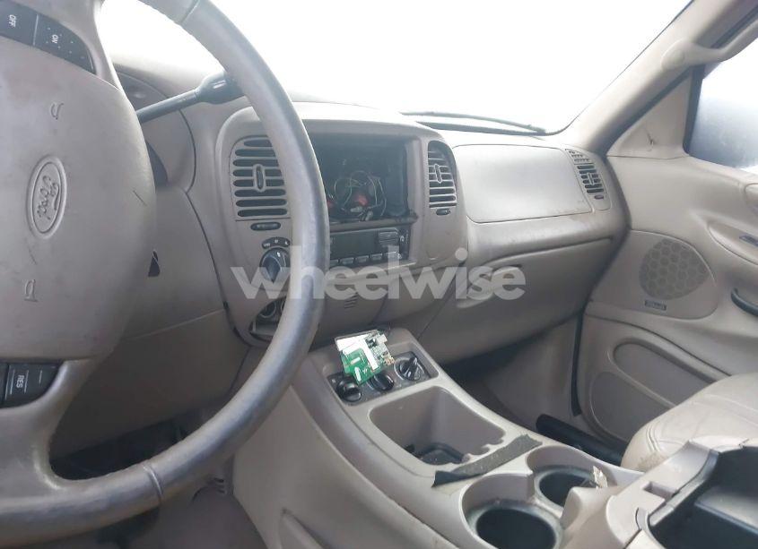 Photo 12 of 2000 Ford Expedition EDDIE BAUER (VIN 1FMPU18L9YLB37922)