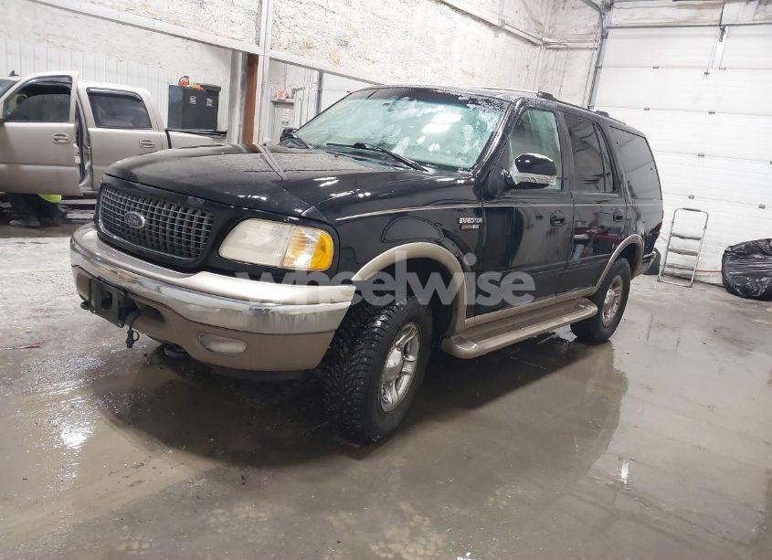 Photo 2 of 2001 Ford Expedition EDDIE BAUER (VIN 1FMPU18LX1LA85979)