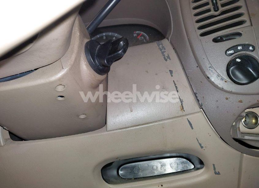 Photo 11 of 1999 Ford Expedition EDDIE BAUER/XLT (VIN 1FMPU18LXXLB47700)