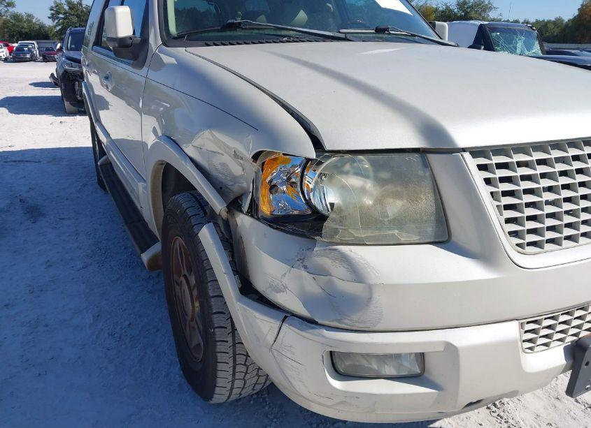 Photo 6 of 2005 Ford Expedition LIMITED (VIN 1FMPU19515LA74679)