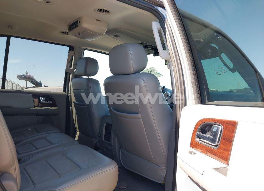 Photo 8 of 2006 Ford Expedition LIMITED (VIN 1FMPU19546LA87475)