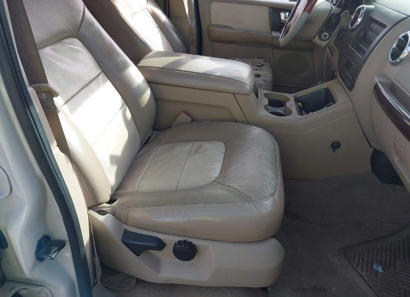 Photo 5 of 2006 Ford Expedition LIMITED (VIN 1FMPU19566LA18710)