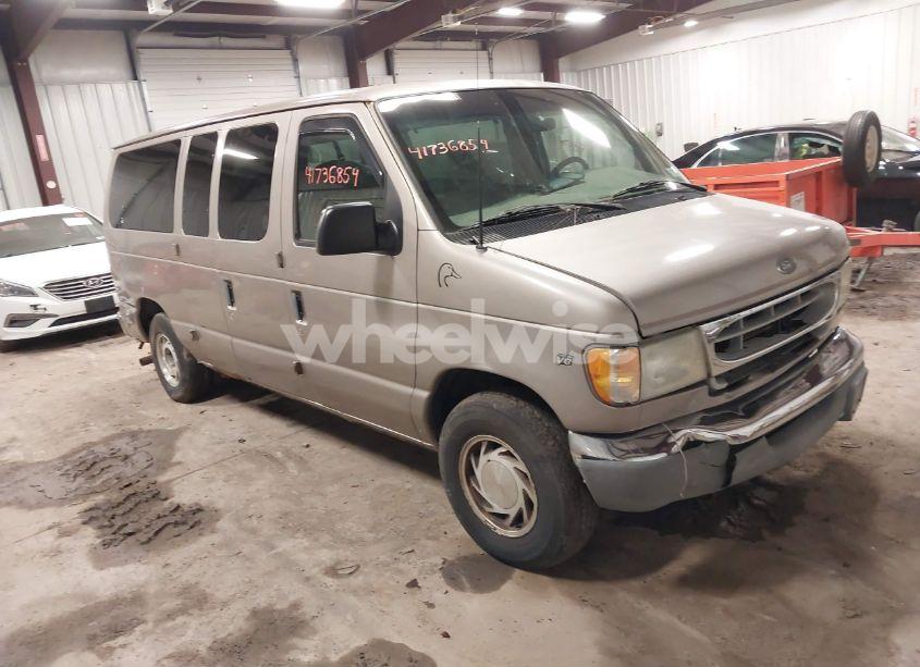 2002 Ford E-150 XL/XLT (VIN 1FMRE11L02HA28257) main photo
