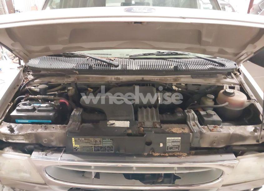 Photo 10 of 2002 Ford E-150 XL/XLT (VIN 1FMRE11L02HA28257)