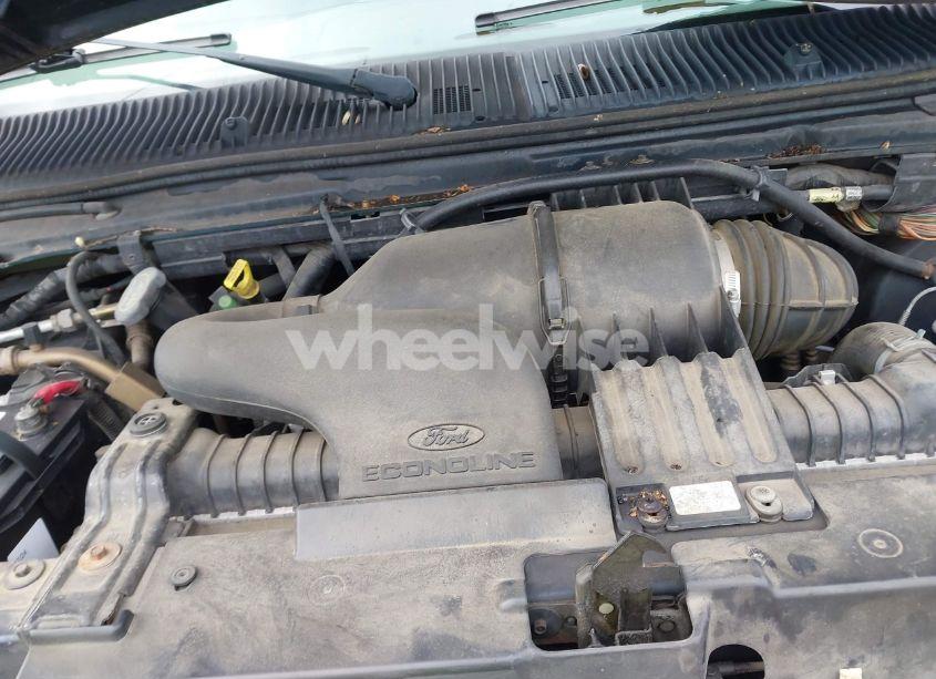 Photo 10 of 2002 Ford E-150 XL/XLT (VIN 1FMRE11L02HB30156)