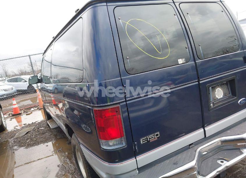 Photo 3 of 2002 Ford E-150 XL/XLT (VIN 1FMRE11L02HB30156)