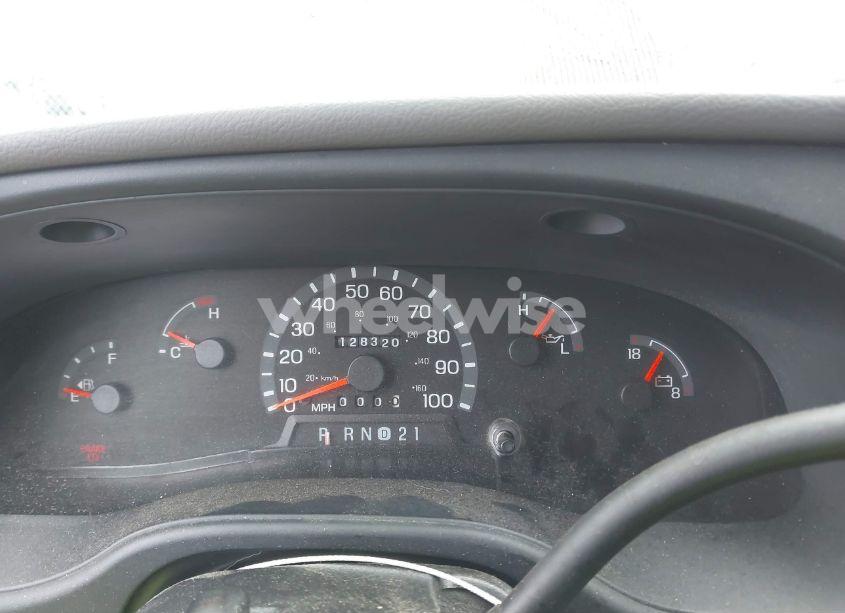 Photo 7 of 2002 Ford E-150 XL/XLT (VIN 1FMRE11L02HB30156)
