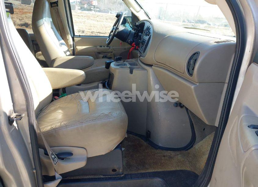 Photo 5 of 2003 Ford E-150 CHATEAU/XL/XLT (VIN 1FMRE11L23HA75033)