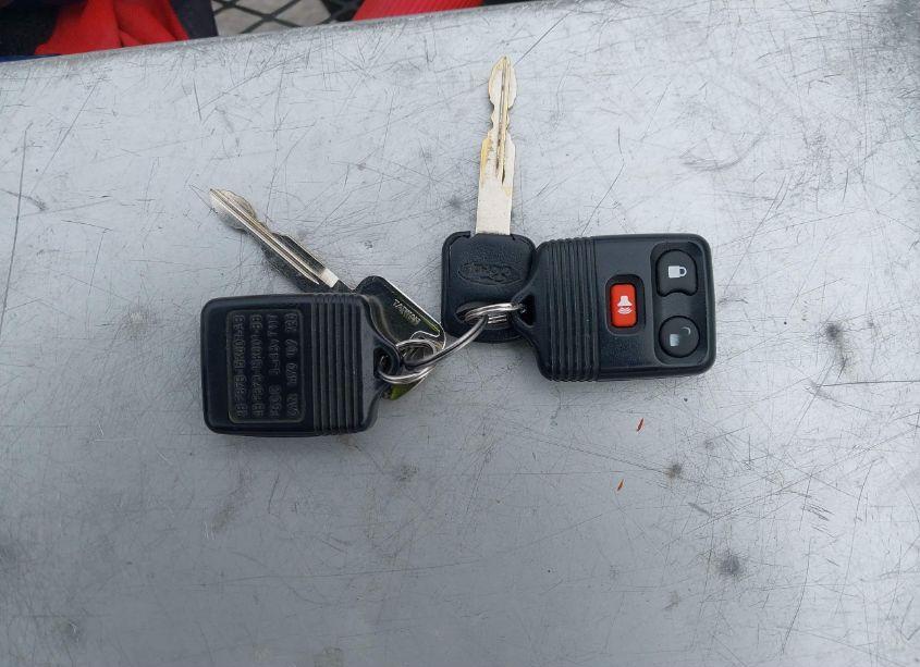 Photo 11 of 2002 Ford E-150 XL/XLT (VIN 1FMRE11L72HB38481)