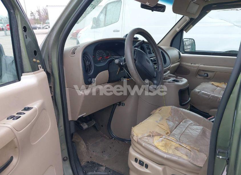 Photo 5 of 2002 Ford E-150 XL/XLT (VIN 1FMRE11L82HA83636)