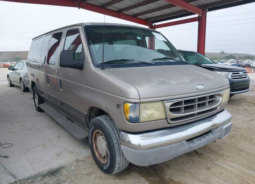 2002 Ford E-150 XL/XLT (VIN 1FMRE11L82HB58268) main photo