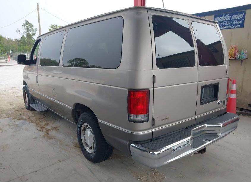 Photo 3 of 2002 Ford E-150 XL/XLT (VIN 1FMRE11L82HB58268)