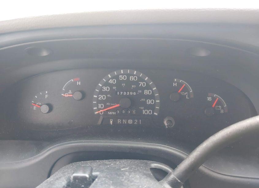 Photo 7 of 2002 Ford E-150 XL/XLT (VIN 1FMRE11L82HB58268)