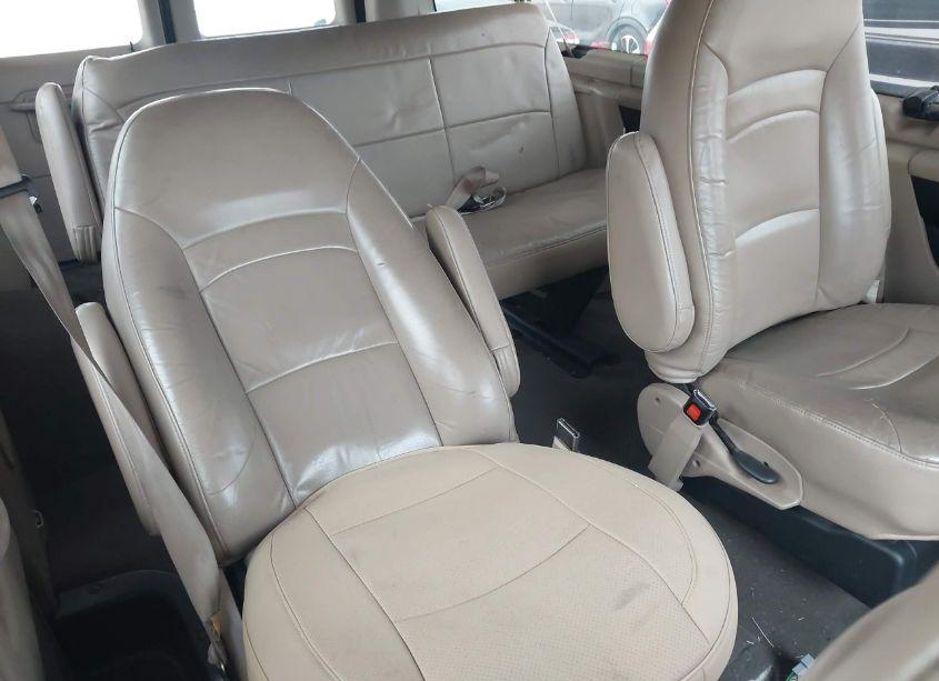 Photo 8 of 2002 Ford E-150 XL/XLT (VIN 1FMRE11L82HB58268)