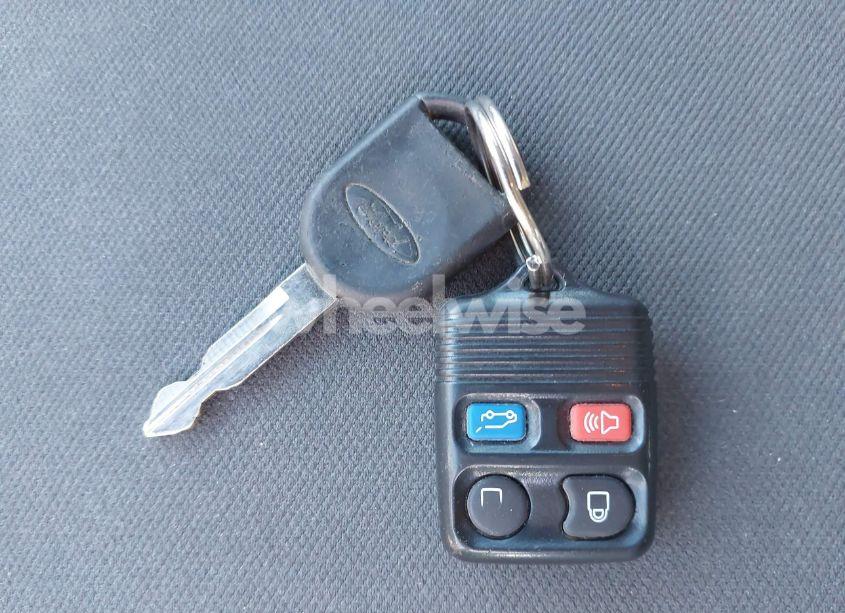 Photo 11 of 2004 Ford Expedition XLS (VIN 1FMRU13W64LB51765)