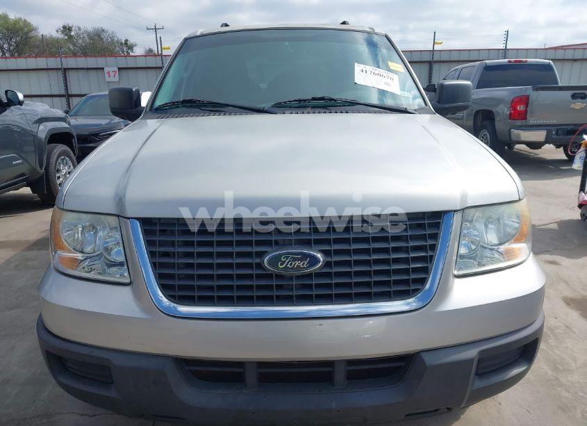 Photo 13 of 2004 Ford Expedition XLS (VIN 1FMRU13W64LB51765)