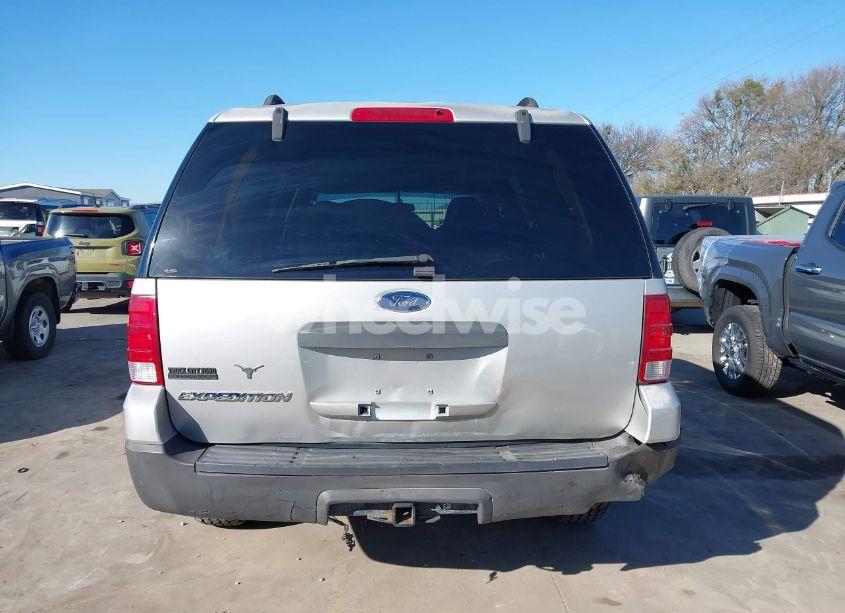 Photo 17 of 2004 Ford Expedition XLS (VIN 1FMRU13W64LB51765)