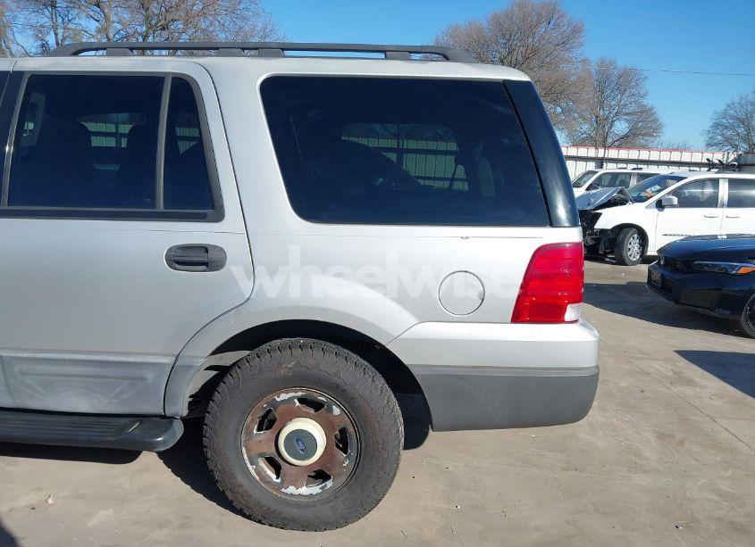 Photo 19 of 2004 Ford Expedition XLS (VIN 1FMRU13W64LB51765)