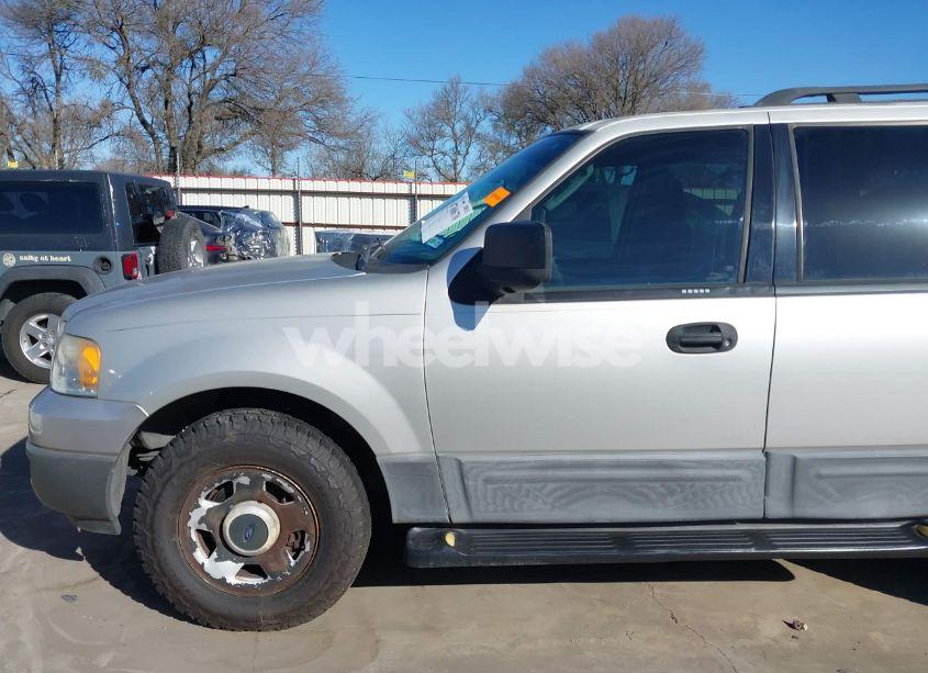 Photo 20 of 2004 Ford Expedition XLS (VIN 1FMRU13W64LB51765)