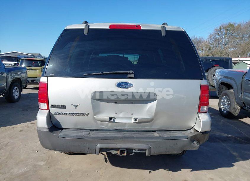 Photo 6 of 2004 Ford Expedition XLS (VIN 1FMRU13W64LB51765)