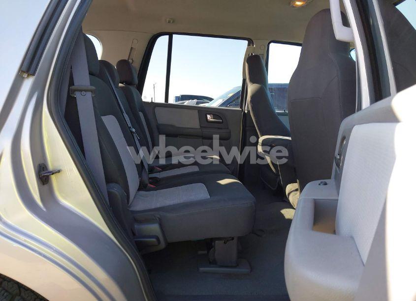 Photo 8 of 2004 Ford Expedition XLS (VIN 1FMRU13W64LB51765)