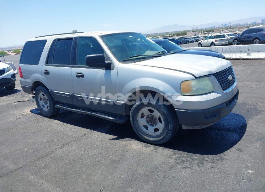 2004 Ford Expedition XLS (VIN 1FMRU13W94LB14919) main photo