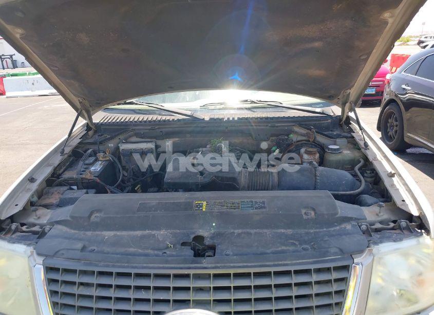 Photo 10 of 2004 Ford Expedition XLS (VIN 1FMRU13W94LB14919)