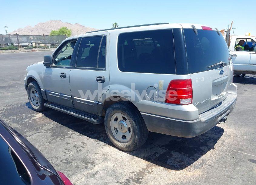 Photo 3 of 2004 Ford Expedition XLS (VIN 1FMRU13W94LB14919)