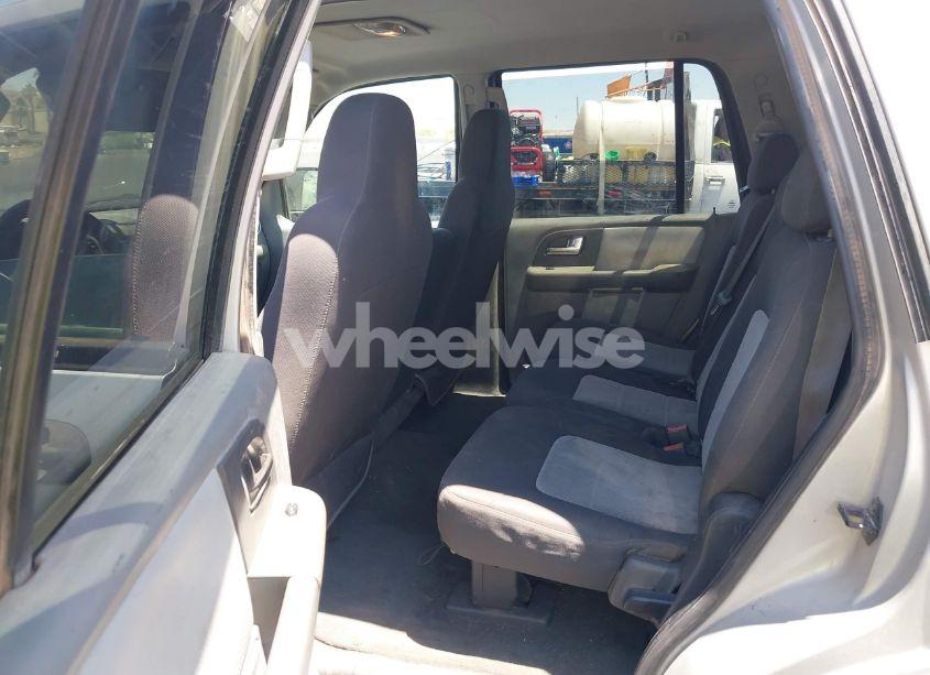 Photo 8 of 2004 Ford Expedition XLS (VIN 1FMRU13W94LB14919)