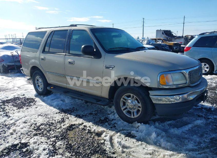 2000 Ford Expedition XLT (VIN 1FMRU1560YLC13180) main photo