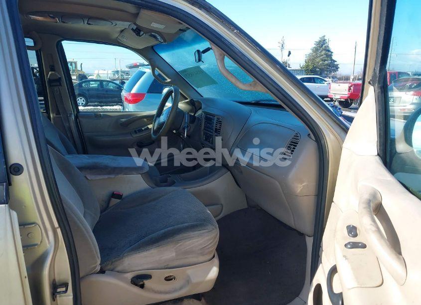 Photo 5 of 2000 Ford Expedition XLT (VIN 1FMRU1560YLC13180)