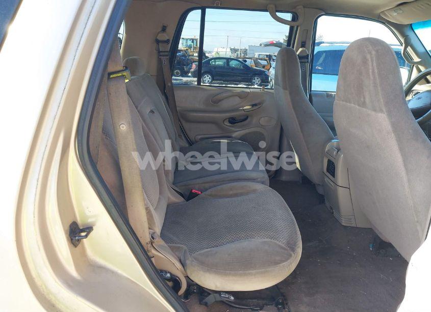 Photo 8 of 2000 Ford Expedition XLT (VIN 1FMRU1560YLC13180)