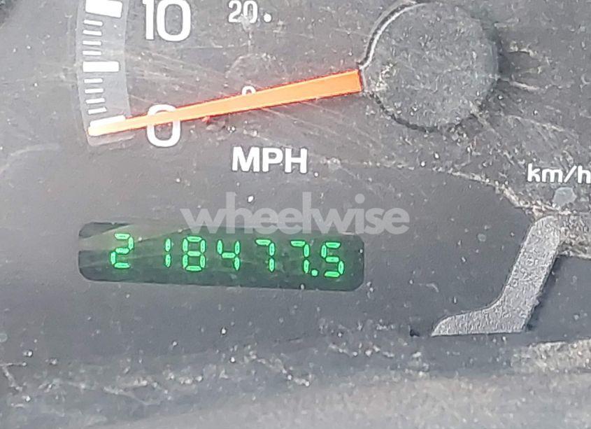 Photo 15 of 2000 Ford Expedition XLT (VIN 1FMRU1560YLC21781)