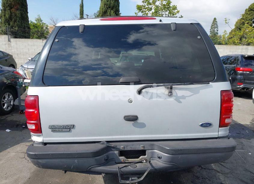 Photo 16 of 2000 Ford Expedition XLT (VIN 1FMRU1560YLC21781)