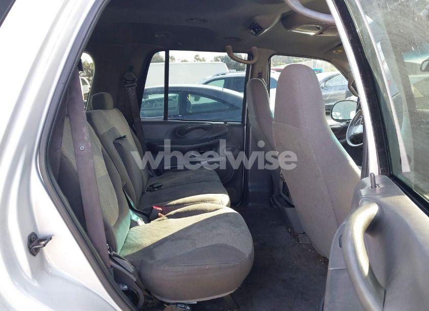 Photo 8 of 2000 Ford Expedition XLT (VIN 1FMRU1560YLC21781)