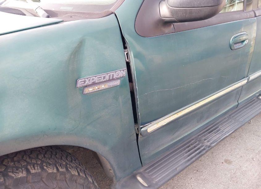 Photo 6 of 2000 Ford Expedition XLT (VIN 1FMRU1562YLB12271)