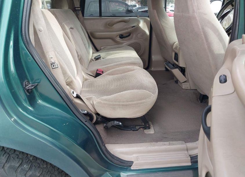 Photo 8 of 2000 Ford Expedition XLT (VIN 1FMRU1562YLB12271)