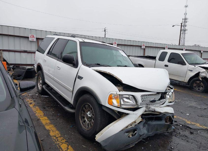 2000 Ford Expedition XLT (VIN 1FMRU1564YLA85820) main photo