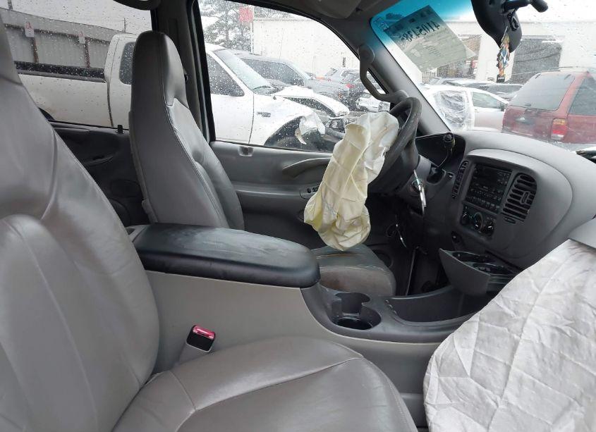 Photo 5 of 2000 Ford Expedition XLT (VIN 1FMRU1564YLA85820)