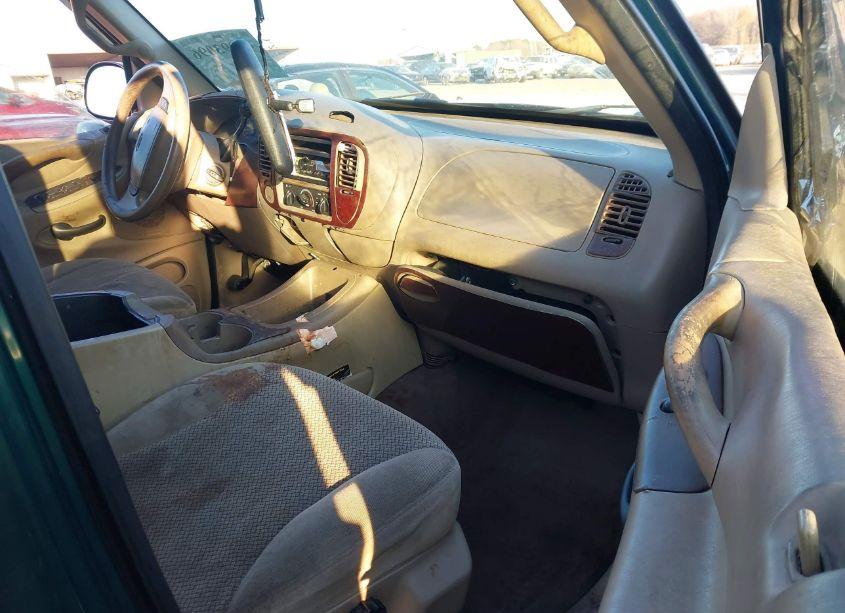 Photo 5 of 2000 Ford Expedition XLT (VIN 1FMRU1565YLA27506)