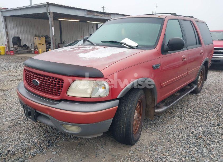 Photo 2 of 2000 Ford Expedition XLT (VIN 1FMRU1565YLA59081)