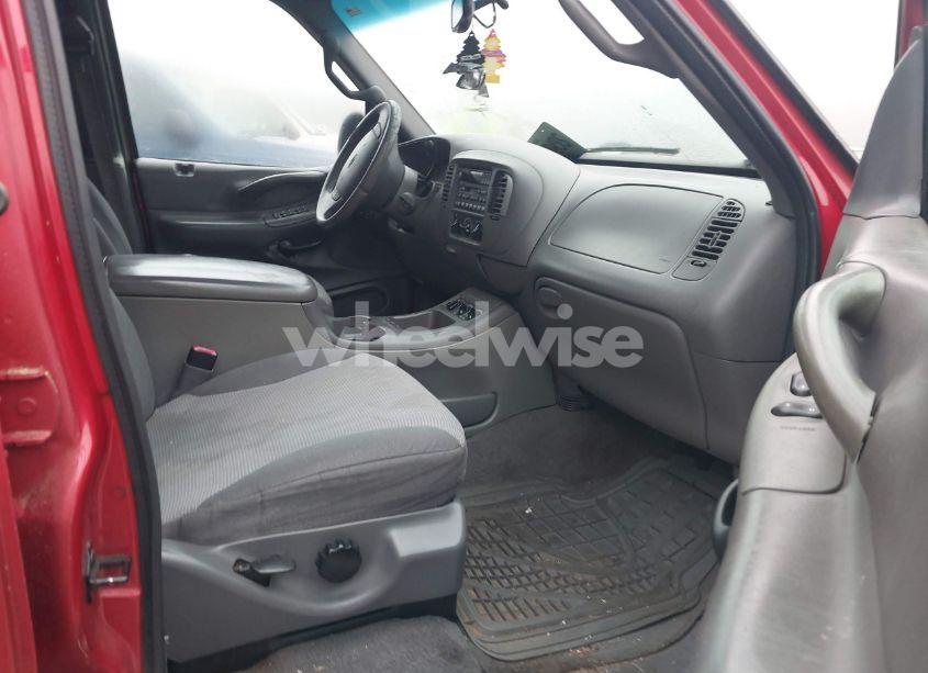 Photo 5 of 2000 Ford Expedition XLT (VIN 1FMRU1565YLA59081)