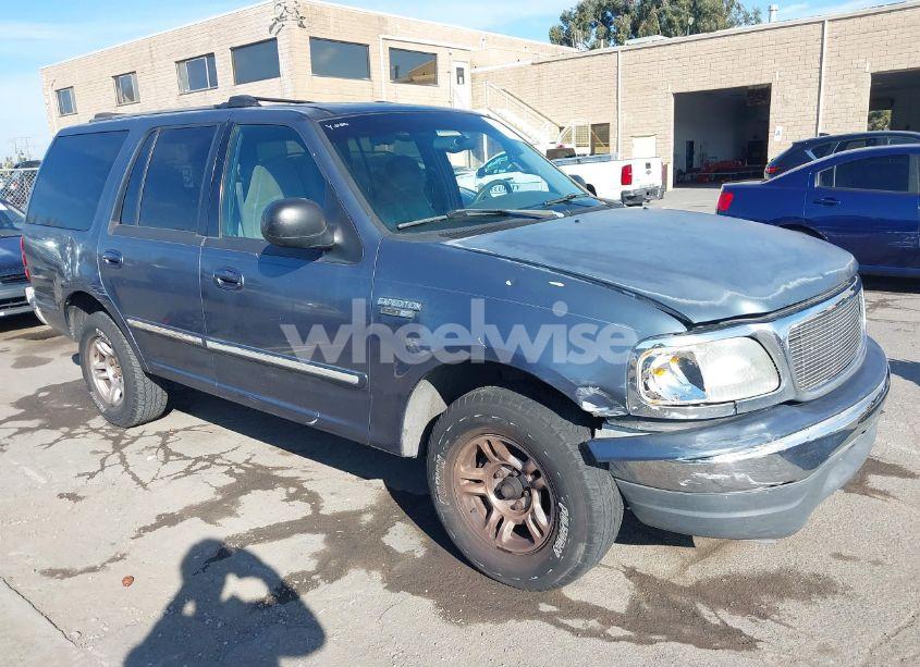 2000 Ford Expedition XLT (VIN 1FMRU1566YLA69912) main photo