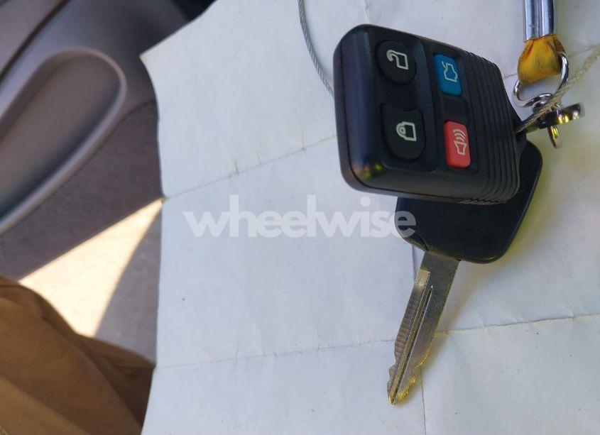 Photo 11 of 2000 Ford Expedition XLT (VIN 1FMRU1566YLA69912)