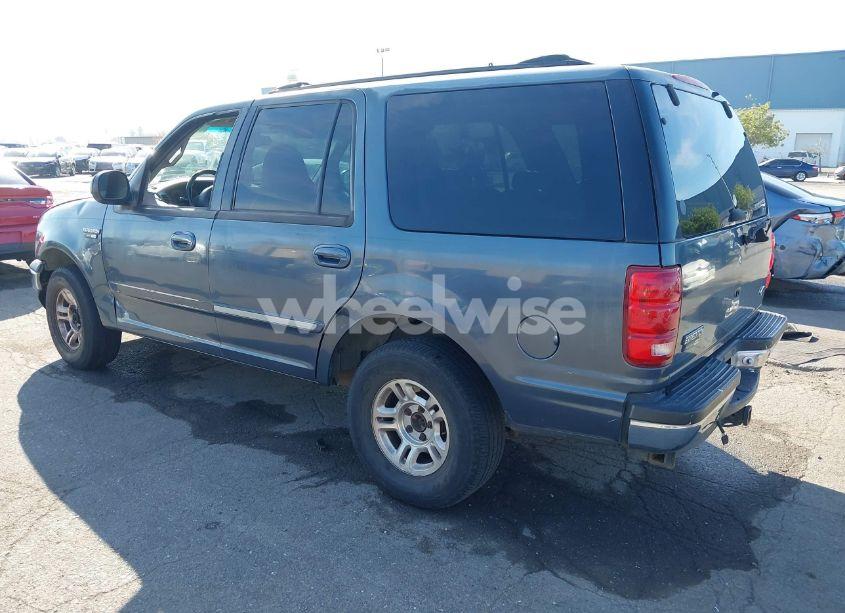 Photo 3 of 2000 Ford Expedition XLT (VIN 1FMRU1566YLA69912)