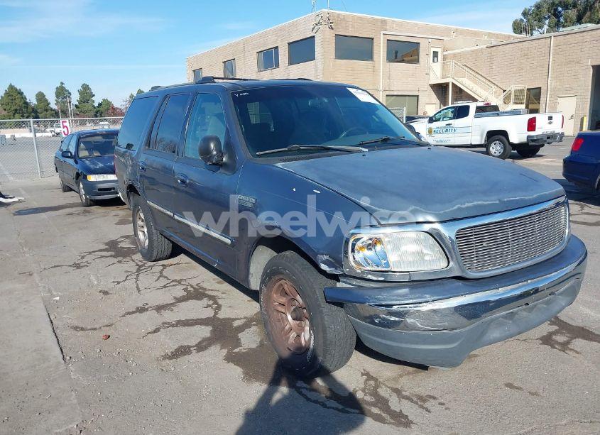 Photo 6 of 2000 Ford Expedition XLT (VIN 1FMRU1566YLA69912)